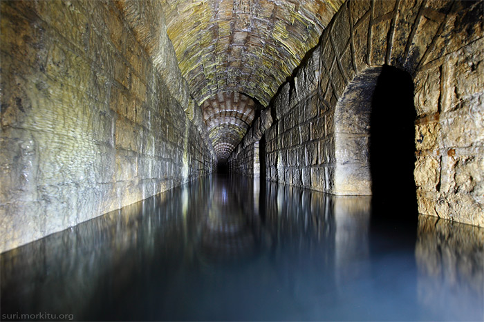 Sous l'aqueduc d'arcueil
